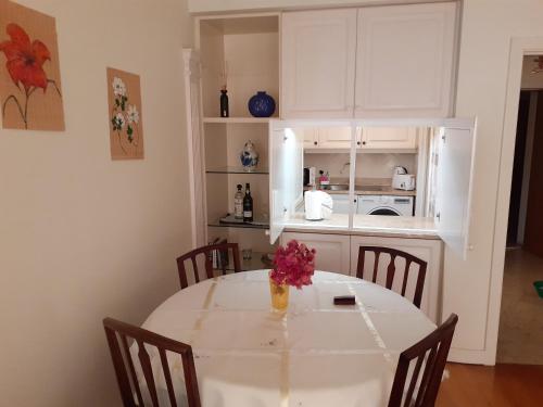 Modern apartment in Funchal 60 m² with shared pool