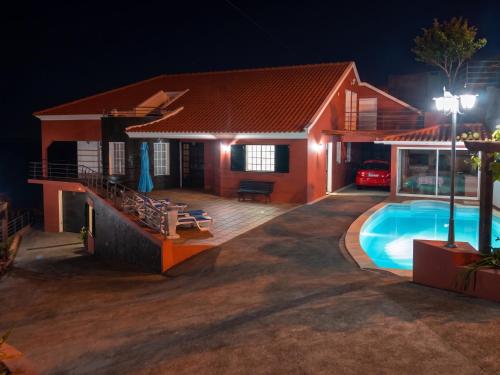 Pleasant Apartment with Private Pool in Lombo Do Doutor - 50 m²