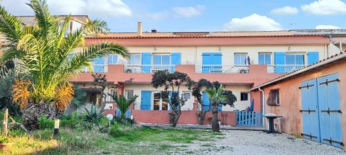 Studio confortable à Hyères avec terrasse et jardin - 20 m²
