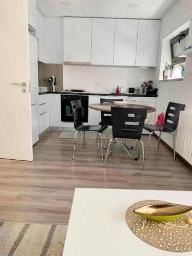 Comfortable apartment in Nazaré - 55 m² with private parking