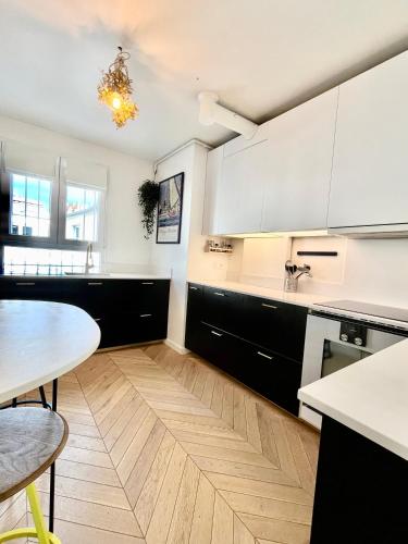 Appartement cosy à Paris 130 m² avec projecteur !