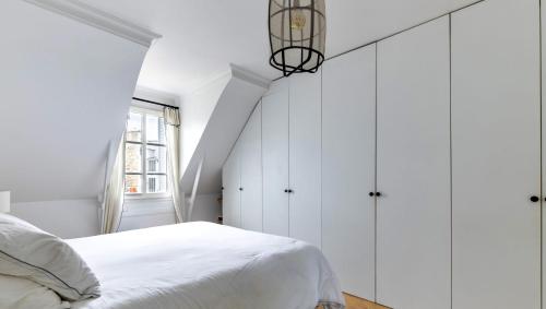 Appartement cosy à Paris 130 m² avec projecteur !