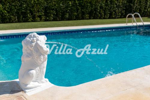 Elegant villa with private pool in Quarteira