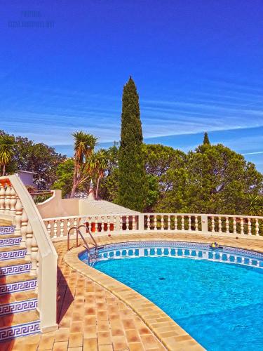 Elegant family house in Loulé with private pool