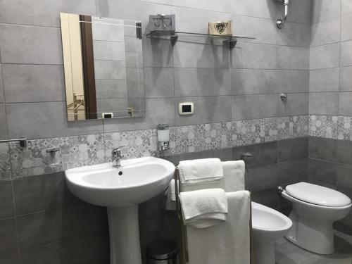 Modern Apartment in Napoli, Balcony