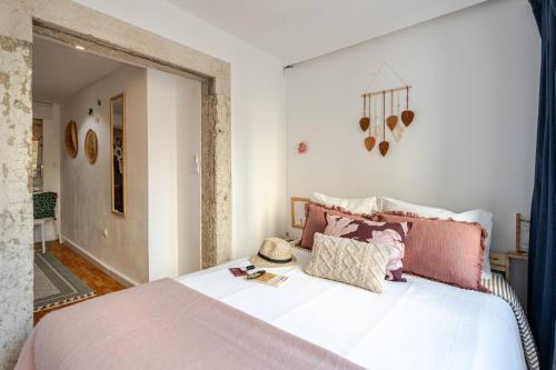 ALCAIDE - 1 bedroom apt in Santa Catarina - with balcony and fast wifi