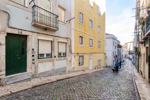 ALCAIDE - 1 bedroom apt in Santa Catarina - with balcony and fast wifi
