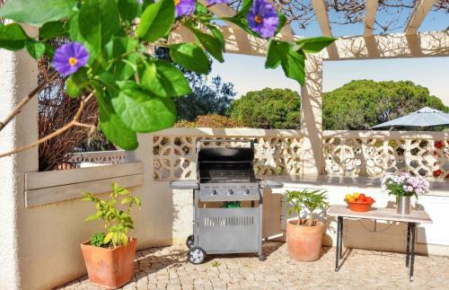 Elegant Villa in Vilamoura with Private Pool