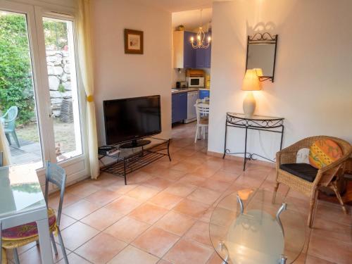 Maison conviviale avec vue sur la montagne à Sainte-Maxime