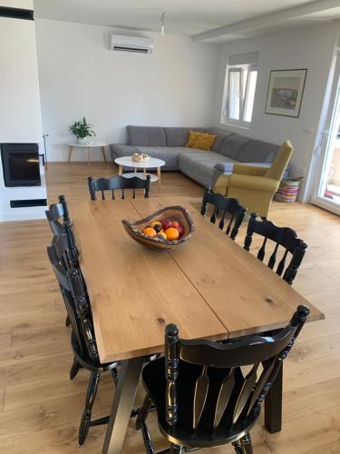 Two bedroom apartment with terrace and sea view