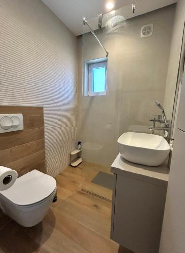 Two bedroom apartment with terrace and sea view