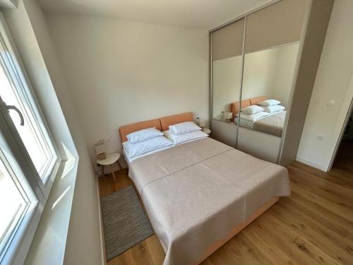 Two bedroom apartment with terrace and sea view
