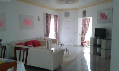 Elegant Villa in Albufeira with Private Pool.