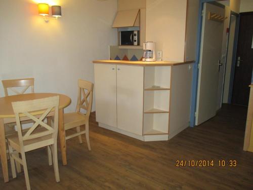 Studio moderne avec balcon - Saint-Raphaël - 25 m² - Parking