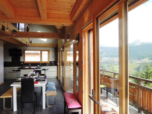 Chalet charmant aux Gets avec vue sur montagne et cheminée