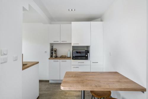 Appartement confortable à Hyères avec piscine privée