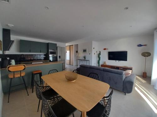 MAISON NEUVE AVEC TERRASSE à 5 MINUTES DES PLAGES