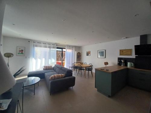 MAISON NEUVE AVEC TERRASSE à 5 MINUTES DES PLAGES