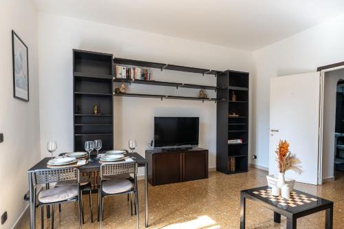 Brunella Cozy Apt - by Viva Domus