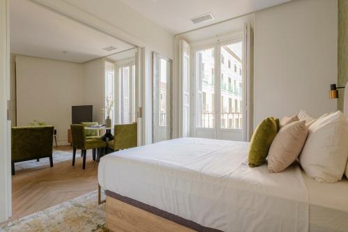 Premium Renovated Apartment in Central District