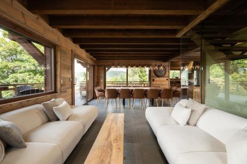 Les Brumes du Lac Brand-New Luxury Chalet with Games Room