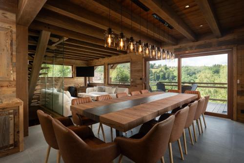 Les Brumes du Lac Brand-New Luxury Chalet with Games Room