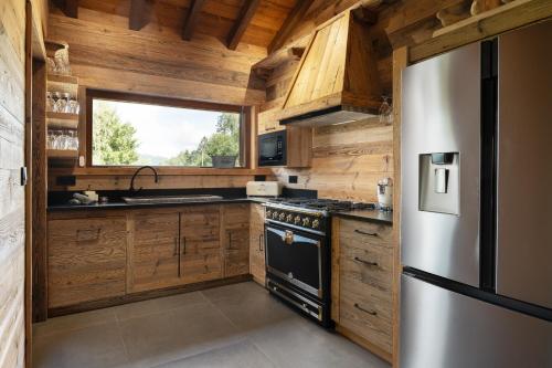 Les Brumes du Lac Brand-New Luxury Chalet with Games Room