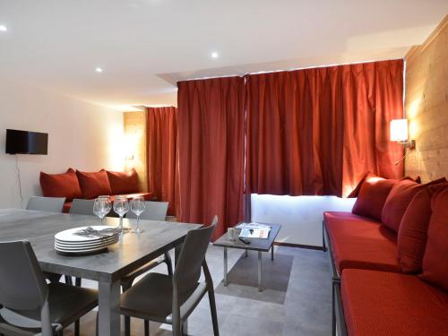 Appartement rénové | 7 pers | Confort | 3 pièces | Centre station | Balcon