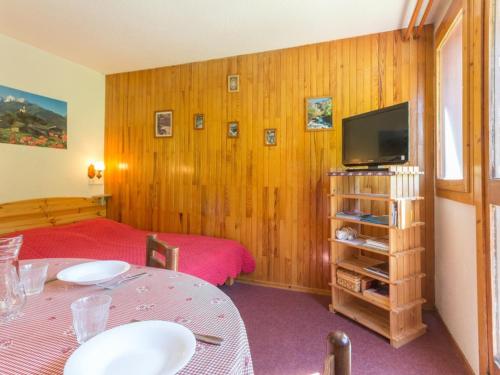 Appartement cosy au centre de Montchavin avec balcon