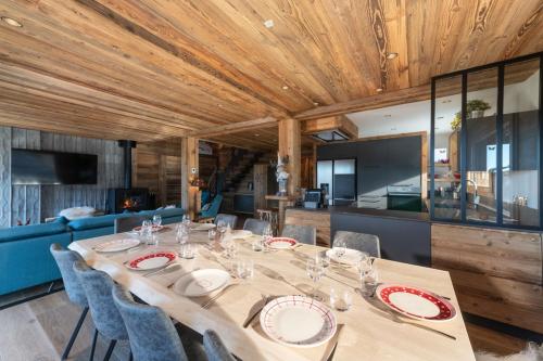 La Cabane des Oursons Family Chalet with Hot Tub