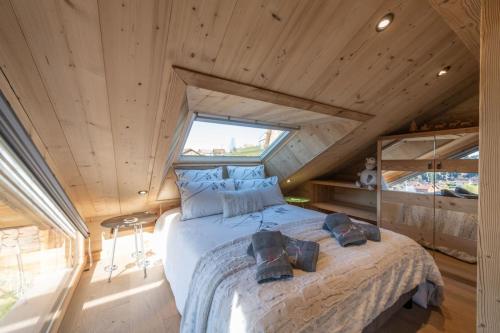 La Cabane des Oursons Family Chalet with Hot Tub