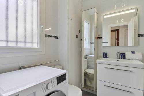 Suite for 4- Arc de Triomphe Faubourg Saint-Honoré