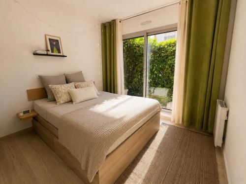 Apartment with private garden, swimming pool, and tennis court
