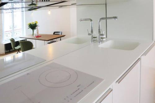 Air Cond Architect pied-a-terre in Charonne Bastille