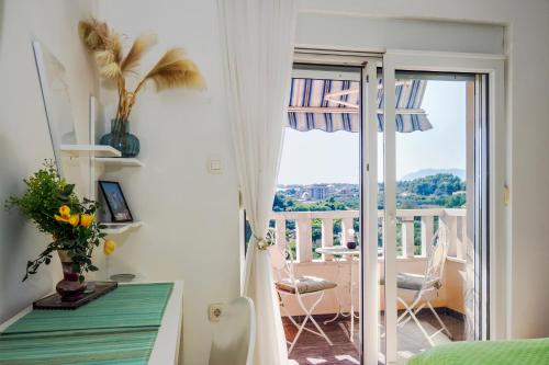 SUPER HORIZONT- Sea View Apartments with private Jacuzzi time & Free Parking