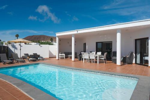 Vista Montana by Optima Villas
