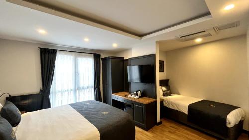 Deluxe Triple Room with Sea View - Annex