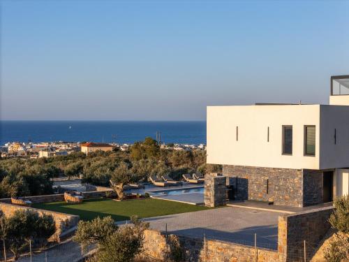 MT7 Panoramic Sea View Villa, By IdealStay Experience