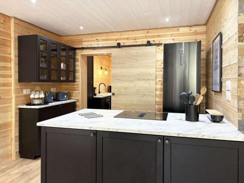Grand appartement rénové 125m2, terrasse 100m2, Orres 1650 - FR-1-322-690