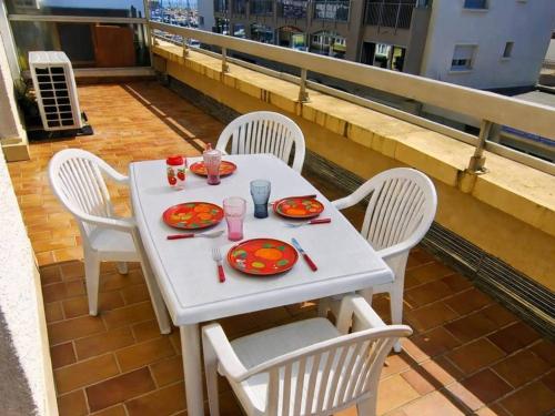Agréable Appartement 3 Pièces avec Terrasse et Parking à Canet-Port