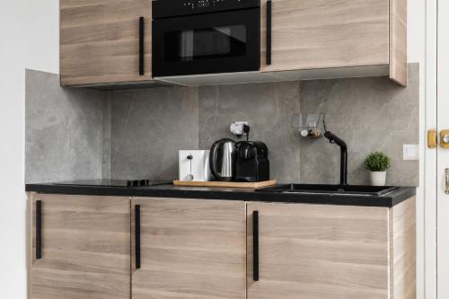 TheBlueStay 350 - Stunning Apt in République