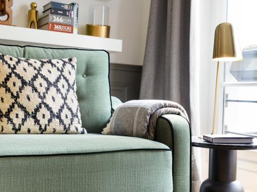 LivinParis - Luxury AC 4 Bedrooms Le Louvre I