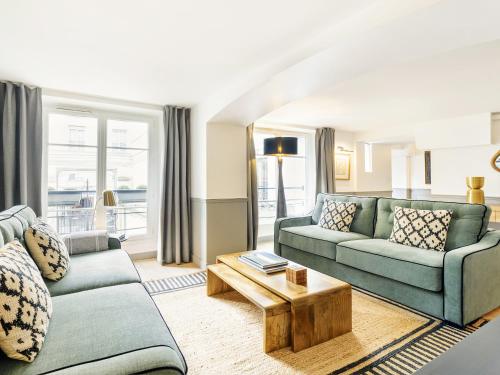 LivinParis - Luxury AC 4 Bedrooms Le Louvre I
