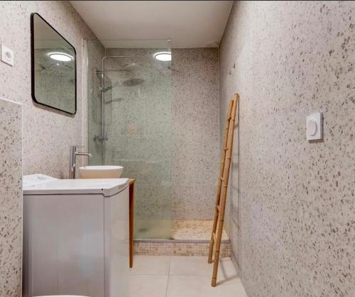 - Beautiful apartment 5 min from la Promenade des Anglais -
