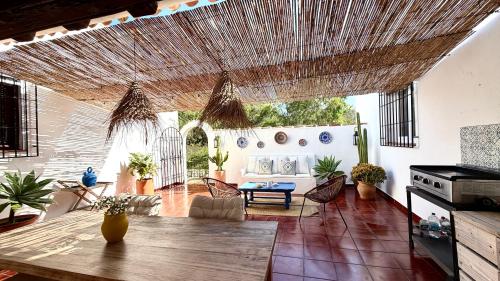 Bohemian villa with pool & mountain view
