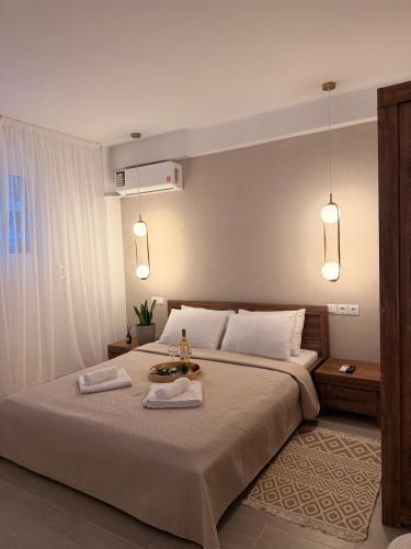 Apartment in Thiseio, just a stone's throw from the Acropolis