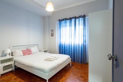 Caparica Urban Beach Retreat Near Beach and Park
