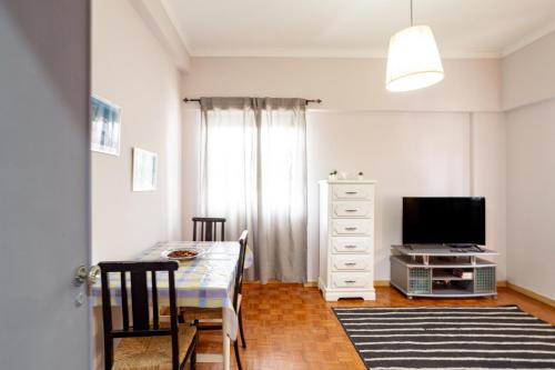 Caparica Urban Beach Retreat Near Beach and Park