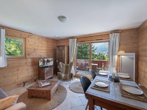 Appartement lumineux avec terrasse sud, proche pistes, parking
