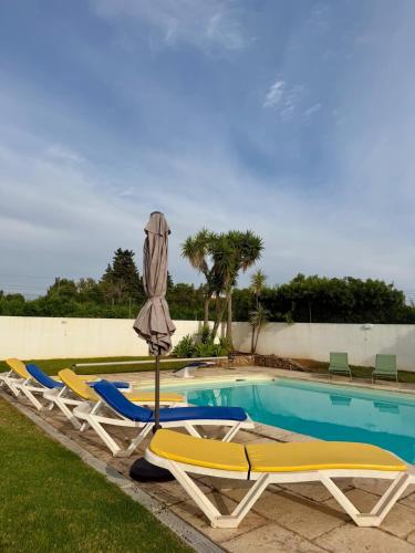 4-Bedroom Villa 15 Min to Albufeira, Pool and AC